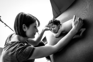 Scopri di più sull'articolo Fotografa Newborn: perché amo fotografare i neonati.